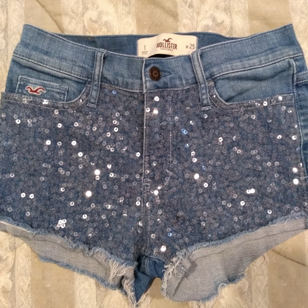 Hollister Super Cute Shorts!!